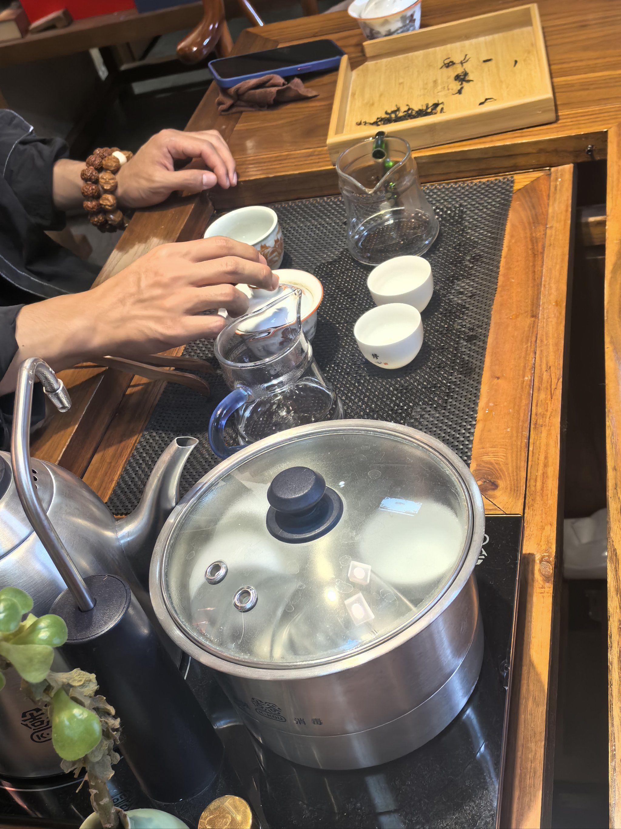 根据大众点评起来的 老板很好 一起品茶