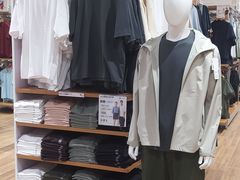 -优衣库(石家庄裕华万达广场店)