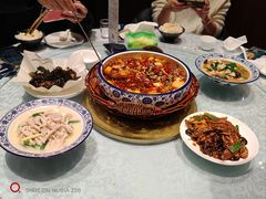 -泉畔人家·老济南经典鲁菜(大明湖店)