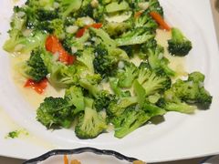 -老码头黑皮肘子锅包肉(赣水路店)