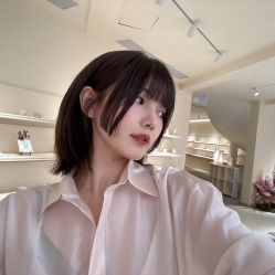-SALON DE VANHADA