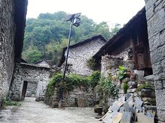 -高荡千年布依古寨旅游景区