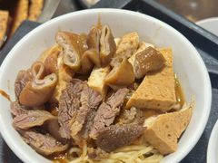 -松树干拌面店