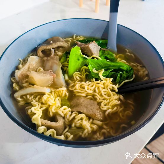 爽爷粤西清汤腩牛杂铺(悦秀路店)