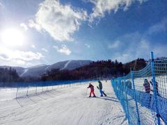 -亚布力新体委滑雪场