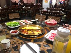 -小天鹅火锅·一线江景洪鼎旗舰店(洪崖洞店)