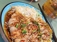 麻辣鸡丝面-买福记大盘鸡新疆菜