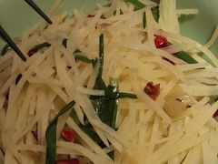 酸辣土豆丝-弄堂里(滨江龙湖天街店)