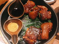 个旧烤猪蹄-云海肴·汽锅鸡·云南菜(广安门天虹店)
