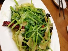 -宣海荣锅贴大王·陕味小吃集(钟楼店)