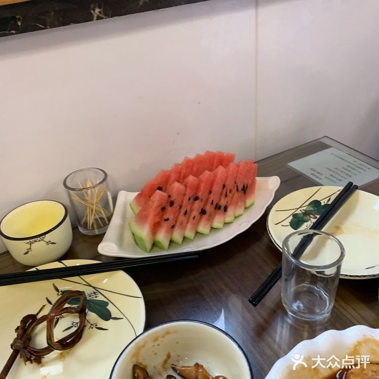 老板便宜了个零头 整体体验还行的，小炒肉