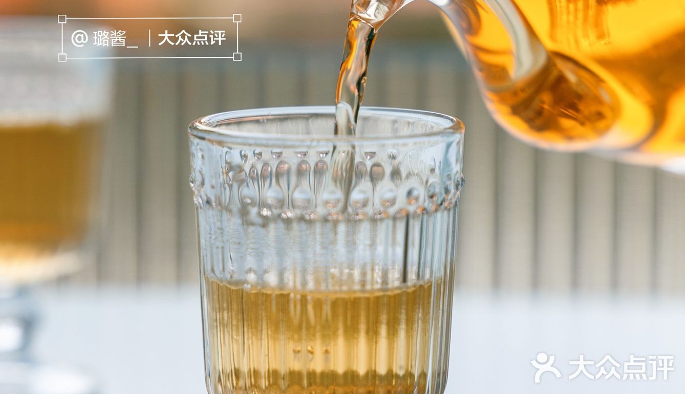 广州落羽杉坠美机位🍁小西湖边的咖啡店
