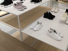 -hotwind热风(中贸广场店)