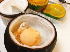 -志龙皇冠吃货椰子铺