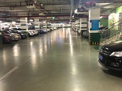 -百联中环购物广场-停车场