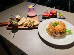 -Oasis Bar & Grill