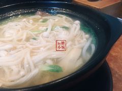 -丽虹云南过桥米线(兴工街店)
