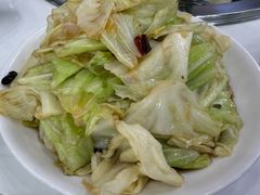 手撕包菜-丹水桥地锅鱼·翘嘴鲌·地方特色全鱼宴(丹江口大坝店)