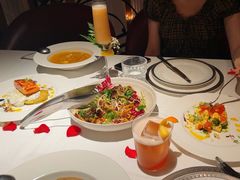 -Mogul Eatery·大亨餐酒馆