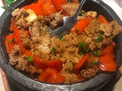 当红小炒肉石锅饭-新白鹿餐厅(金鹰新街口店)