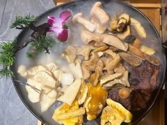 -一朵菌·野生菌探索家火锅(南亚店)