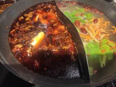 -鹿鸣山草本茶香火锅(园西路店)