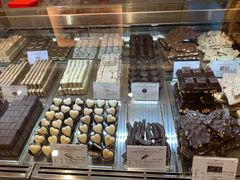 -VENCHI 闻绮(北京国贸商城店)