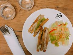 吞拿鱼三文治-舍咖啡 Anchor coffee
