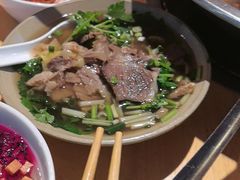 -大众跷脚牛肉馆·非遗传承单位(峨眉山店)