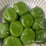 这条老街都是卖糕团和一些苏州传统小吃的