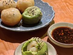 招牌大虾荠菜生煎-鑫震源·苏式大虾生煎(山塘街店)