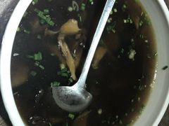 茶树菇汤-巴特餐饮6加1音乐餐吧·新疆菜