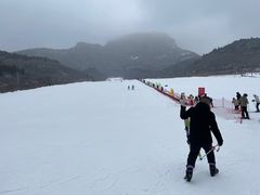 -济南卧虎山滑雪场