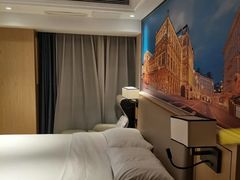 -维也纳国际酒店·重庆交通大学六公里轻轨站店