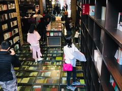 -钟书阁(松江泰晤士小镇店)