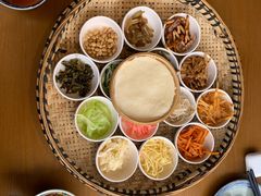 -包整·丝娃娃(一览甲秀楼风景店)