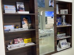 -诺柯视眼镜-蔡司依视路官方工厂店(淞南一店)