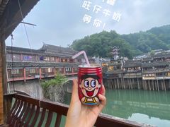 -临江餐馆二楼美食部落