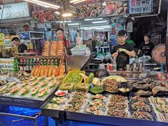 -六合夜市