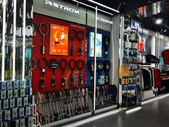 -YONEX苗江运动城(源深店)