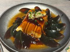 皮蛋豆腐-巴厘龙虾·榜首油焖大虾(音乐学院·沿江酒馆店)