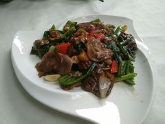 咸酸菜炒牛欢喜-荷塘食府