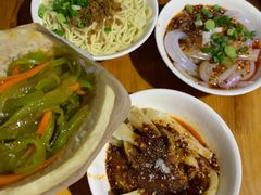 锅魁夹三丝-洞子口张老二凉粉(文殊院店)