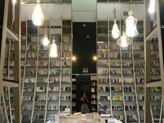 -钟书阁(松江泰晤士小镇店)