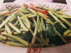 藜蒿炒腊肉-鄱阳湖·江西小炒·瓦罐煨汤(五道口店)