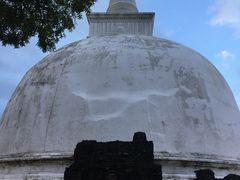 -波隆纳鲁沃古城皇家宫殿