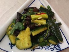黑木耳拌青瓜-纳福苑(亮庆餐饮分店)