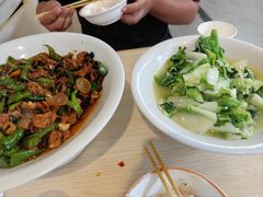 -霸蛮湖南菜·牛肉粉(荣京西街店)