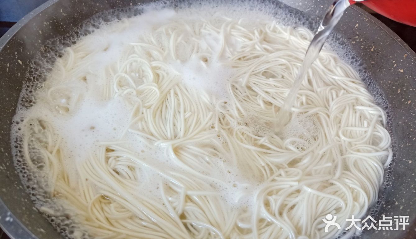 ㊙️家庭版芝麻酱拌面，香气浓郁，好吃到舔盘❗