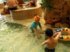 -龙脉温泉室内游泳馆